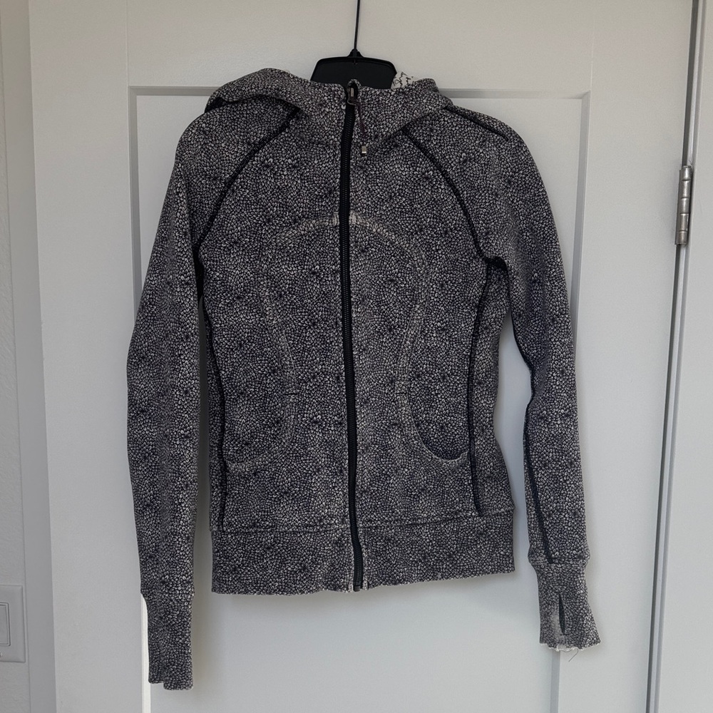 lululemon 🍋 Black and White Hoodie sz 6